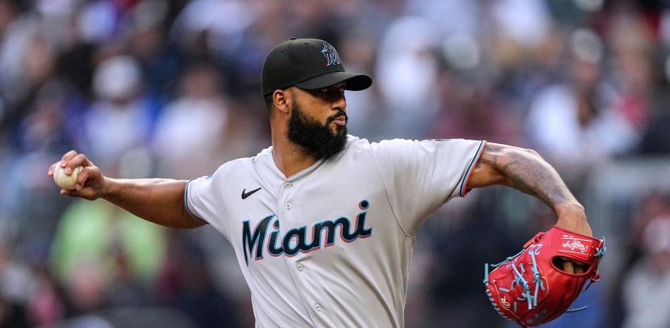 Marlins desperdician ventaja de Alcántara, Bravos se imponen 6-4