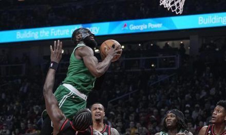 Celtics se imponen a Hawks y van frente a Sixers, Horford anota 10 con 12 rebotes
