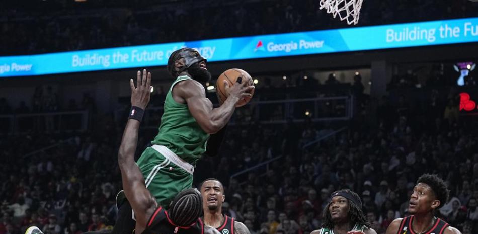 Celtics se imponen a Hawks y van frente a Sixers, Horford anota 10 con 12 rebotes