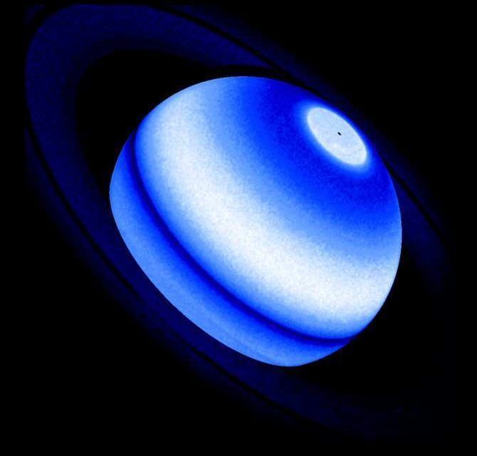 ¿Por qué Saturno está calentándose?