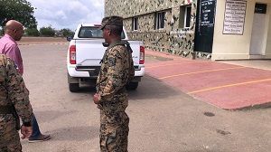 Autoridades recuperan camioneta habría sido robada durante atraco y secuestro
