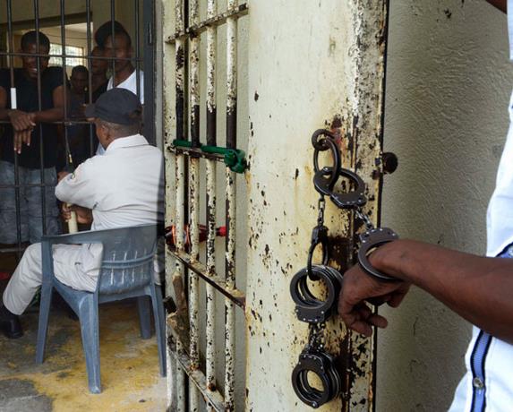 CNDH prevé colapso del sistema carcelario