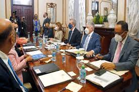 A la espera de decisión del presidente, ven factores adversos con los que tendría que lidiar la reelección