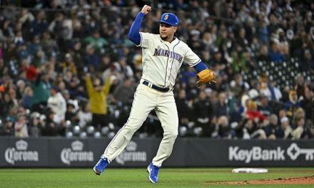 Luis Castillo lanza en grande y blanquea 1-0 a los Rockies