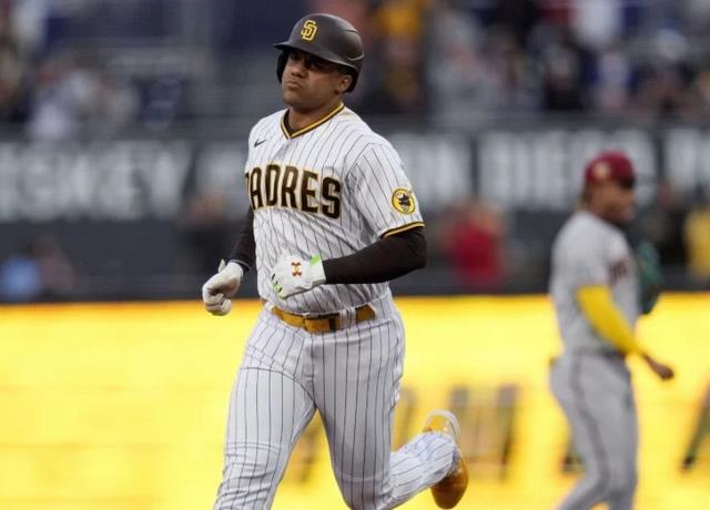 Padres vencen a Arizona con jonrones de Soto, Dahl y Kim