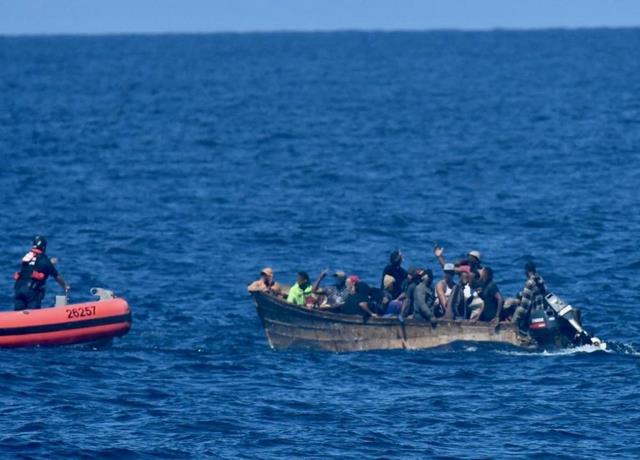 Repatrian a 39 dominicanos interceptados en Puerto Rico