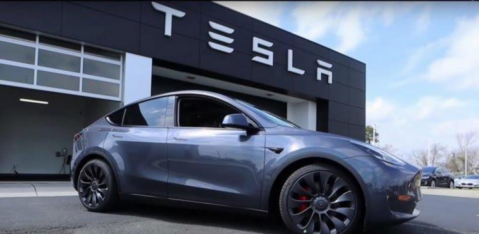 Tesla abrirá su red de supercargadores a Ford en 2024