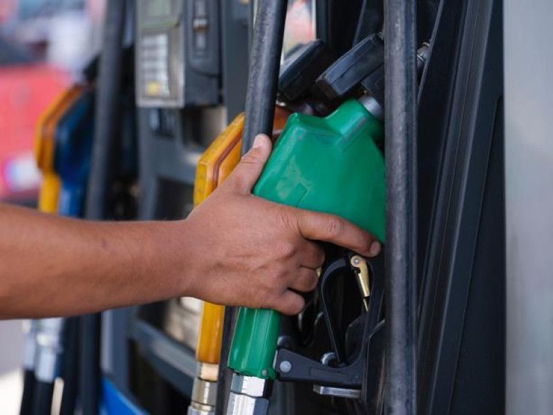Después de 60 semanas, el Gobierno baja las gasolinas