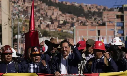 Marchas por mejoría salarial, exigencia de los trabajadores