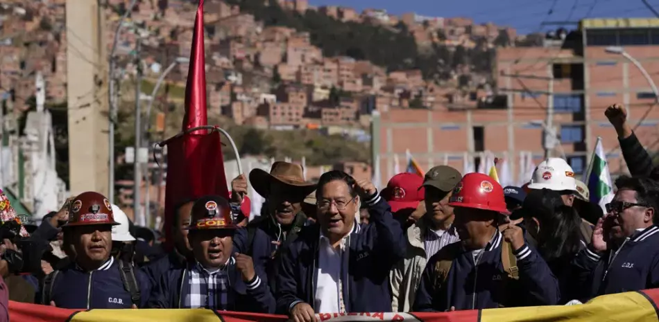 Marchas por mejoría salarial, exigencia de los trabajadores