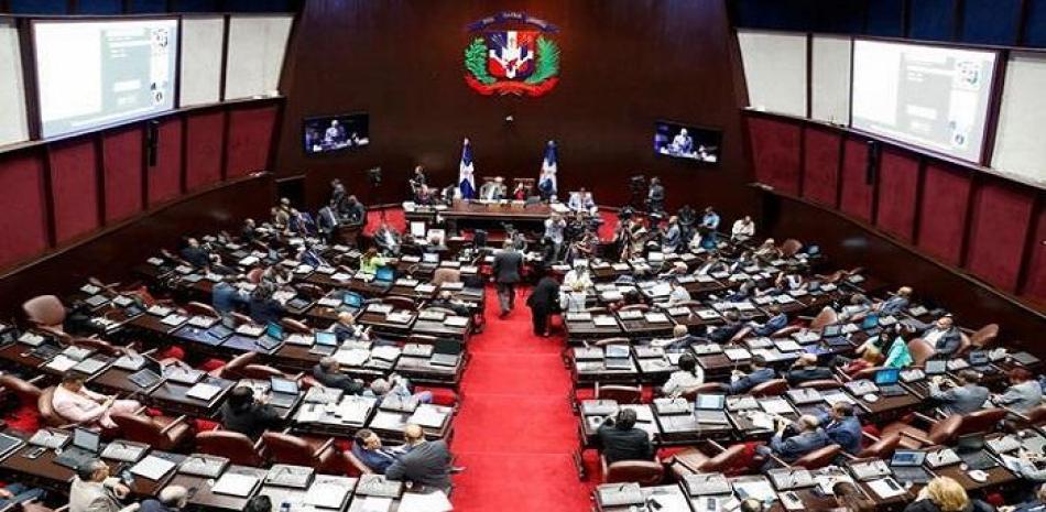 Nueva ley combatirá a los “shiperos”, la piratería y el acoso