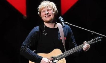 Ed Sheeran anda «feliz como una lombriz» en Nueva York, donde fue absuelto de plagio