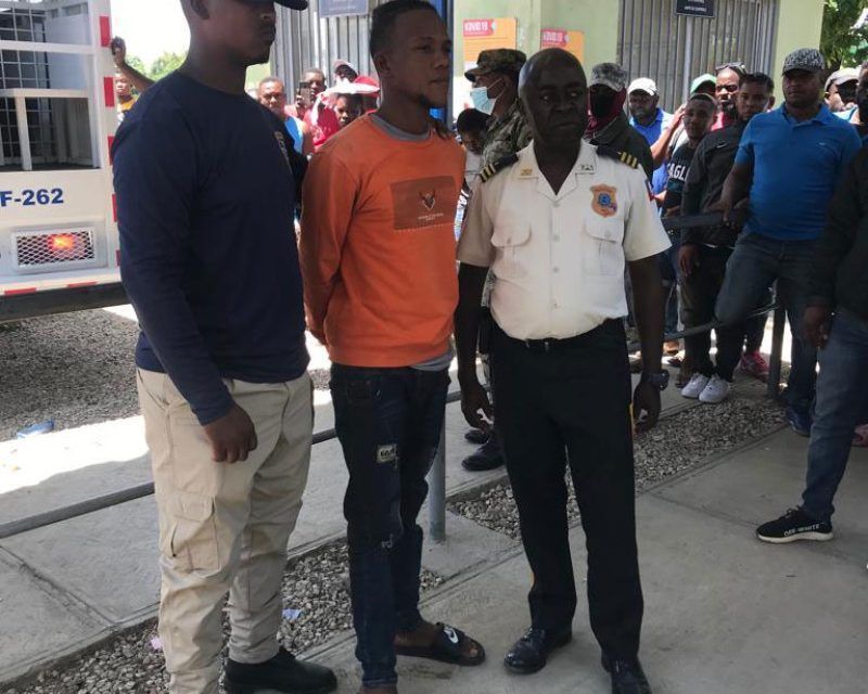 Migración apresa haitiano miembro de una pandilla