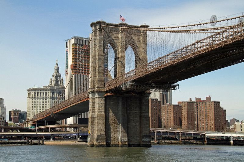 El emblemático Puente de Brooklyn de Nueva York cumple 140 años