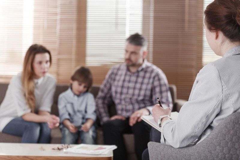 El reto de sacar adelante a un hijo con autismo, una condición para toda la vida