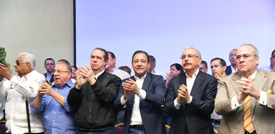 El PLD abrió las compuertas para otro regreso de Leonel Fernández
