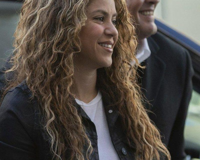 Carlos Vives circula con un «me gusta» a foto Piqué-Chía y desata la ira colombiana