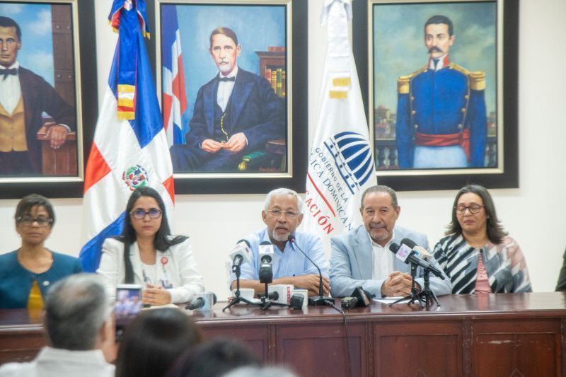 Ministro de Educación: Alumnos no aprenden ni siquiera lo básico