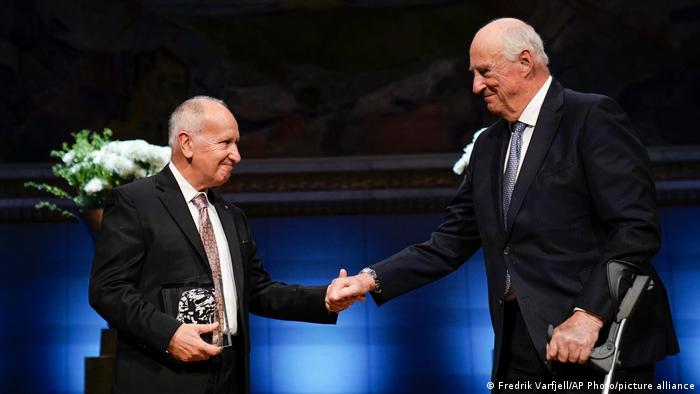 Luis Caffarelli recoge en Oslo el Premio Abel