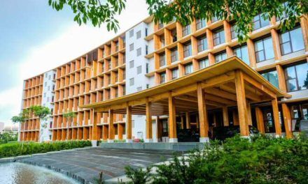 Inauguran uno de los edificios de madera más grandes del mundo