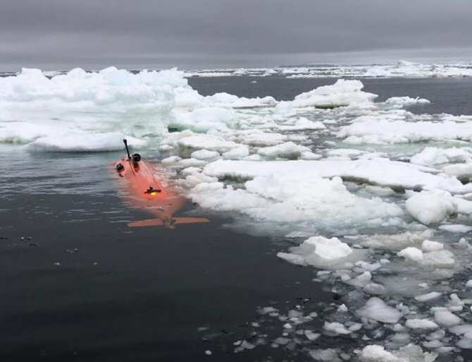 Submarino aventurándose por donde ningún humano ha estado
