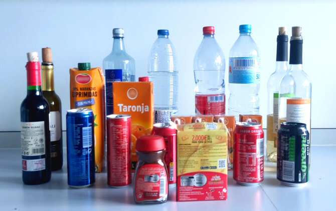 Bebidas con niveles de plastificantes 100 veces superiores a los del agua