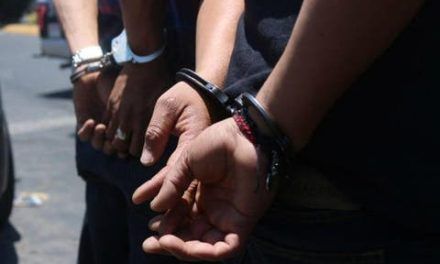 Policía apresa a dos hombres acusados de asesinar a hacendado y su compañera