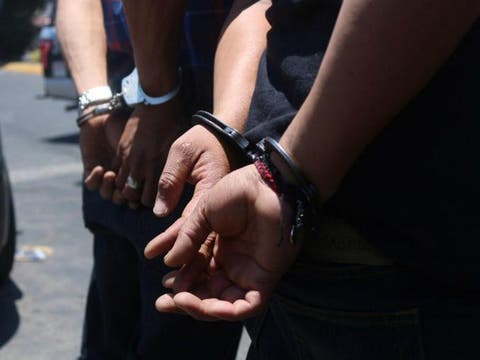 Policía apresa a dos hombres acusados de asesinar a hacendado y su compañera