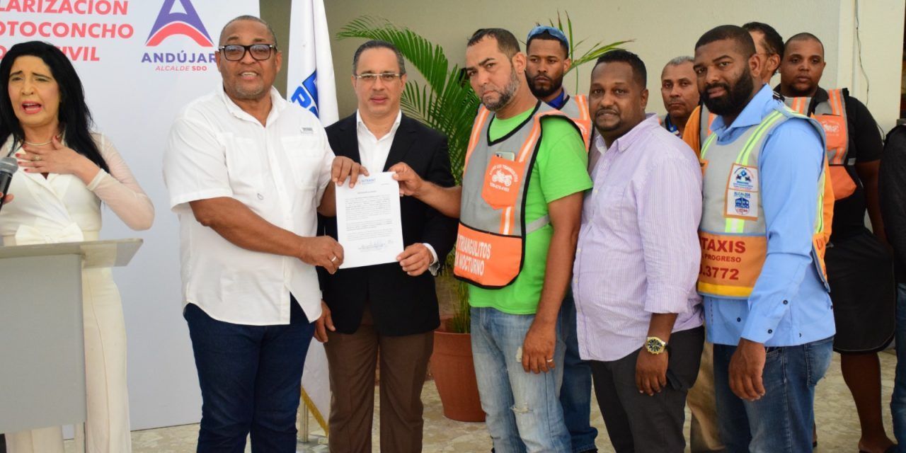 Alcalde José Andújar encabeza inicio de plan de regularización del sector motoconcho en SDO