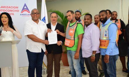 Alcalde José Andújar encabeza inicio de plan de regularización del sector motoconcho en SDO