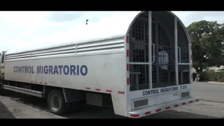 Migración afirma haitianos deportados son entregados a autoridades de su país
