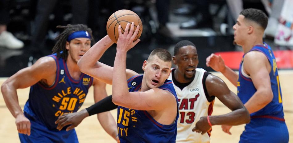 El Heat conserva confianza, los Nuggets siguen concentrados de cara al cuarto choque final de NBA