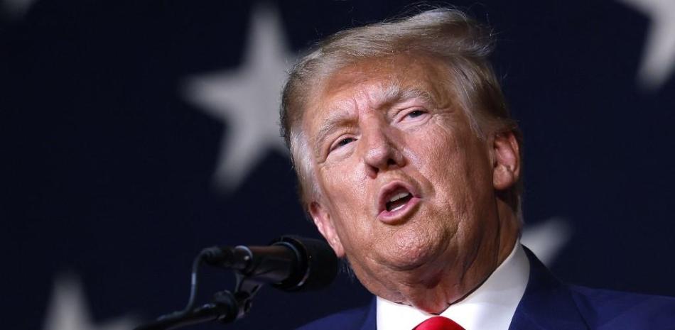 Juez de EEUU prohíbe a defensa de Trump compartir la evidencia en caso de documentos