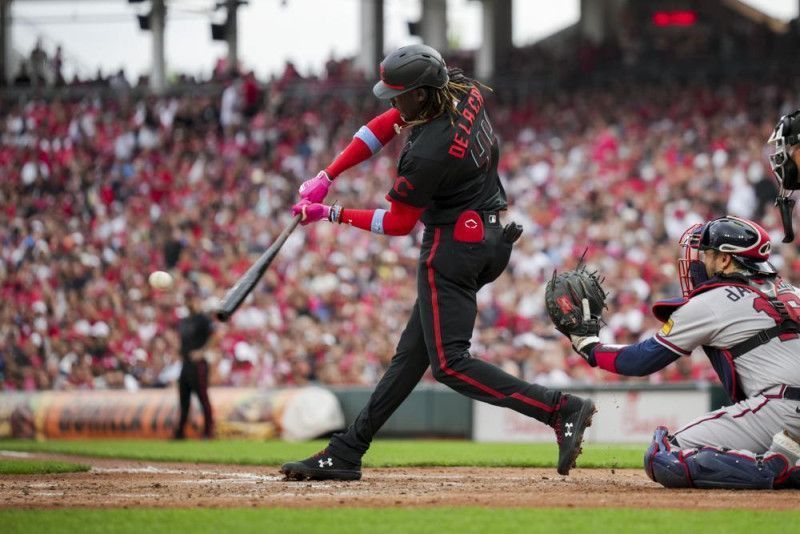 ¡Elly De La Cruz consigue primer ciclo con Rojos desde 1989!