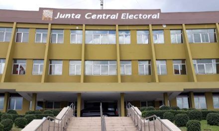 Partidos políticos depositan reservas de candidaturas ante la JCE