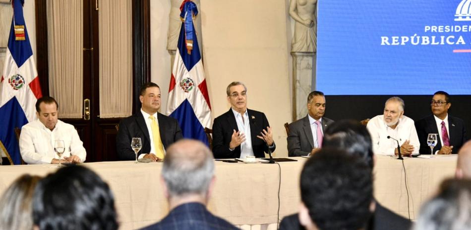 Abinader proyecta en cuatro años no habrá basureros a cielo abierto en el país