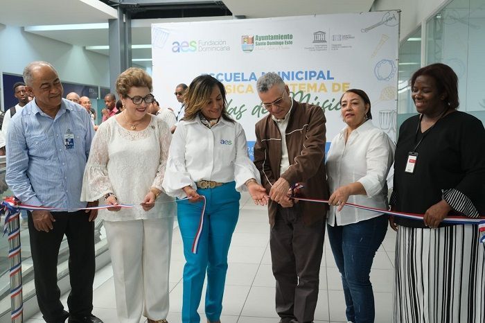 Alcaldía de SDE y AES Dominicana ponen en servicio Sistema Municipal de Bandas musicales