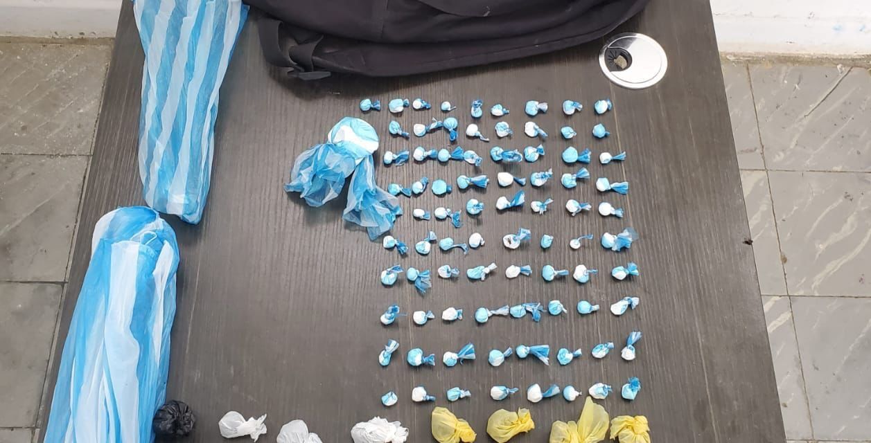 PN apresa tres personas en Montecristi y ocupan 113 porciones de presunta droga