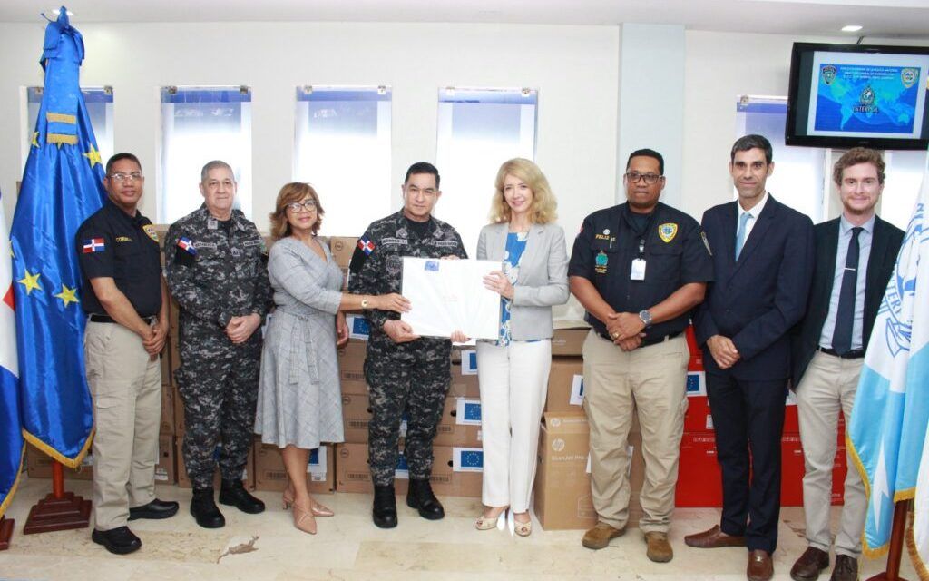 Policía Nacional recibe equipamientos de informática de última generación para combatir el crimen trasnacional