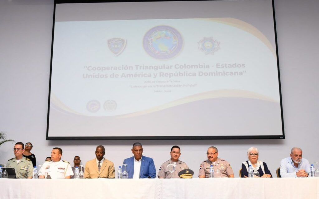 Director general de la Policía Nacional, generales y coroneles culminan con éxito taller “Liderazgo en la Transformación Policial”