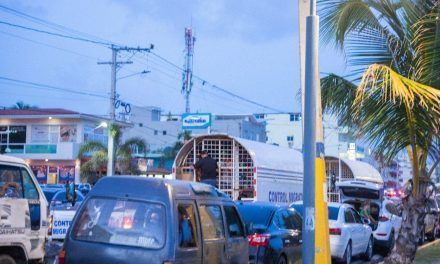 Migración interviene Malecón SDE y saca haitianos