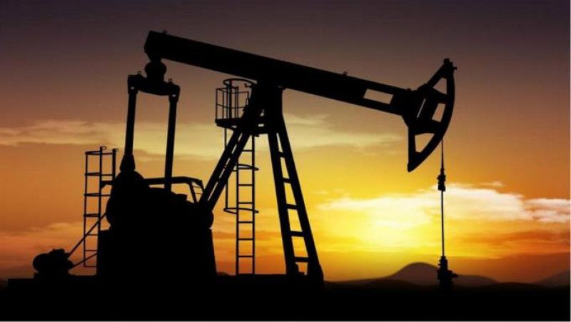 El petróleo estable, la demanda de Estados Unidos compensa temores de alza de tasas
