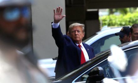 Justicia de EE.UU. investiga a Trump por conspiración de derechos civiles por el asalto al Capitolio