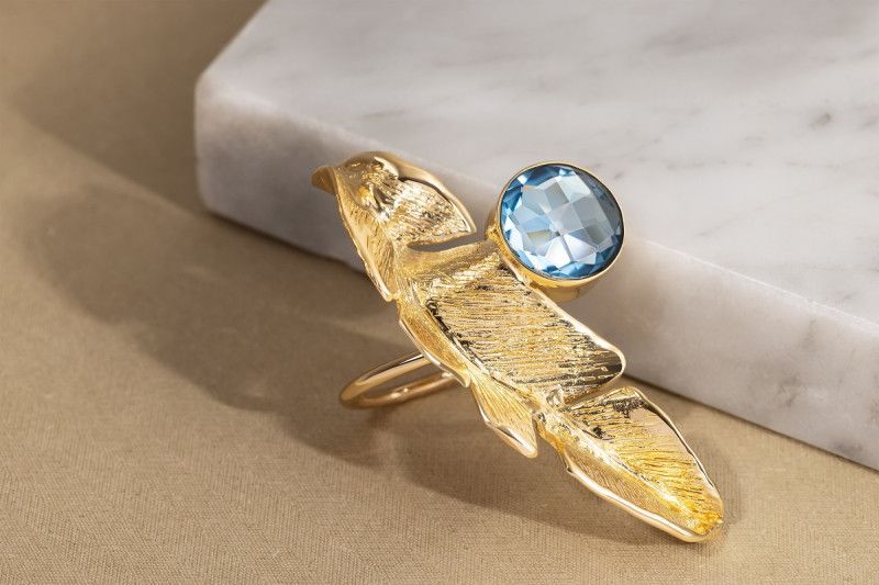 Erika Ponce Sales, diseñadora de pequeñas esculturas de joyas