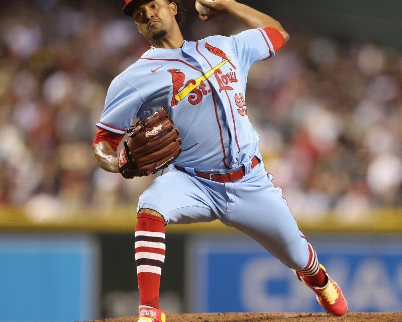 Génesis Cabrera, puesto en asignación por los Cardenales