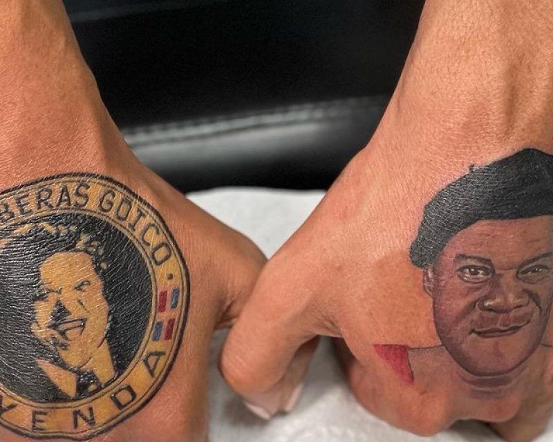 Kiko El Crazy se tatúa en las manos rostros de Freddy Beras Goico y Luisito Martí