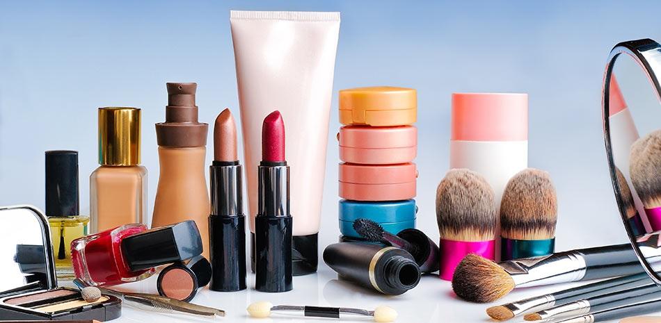 300 fábricas impulsan la industria de cosméticos