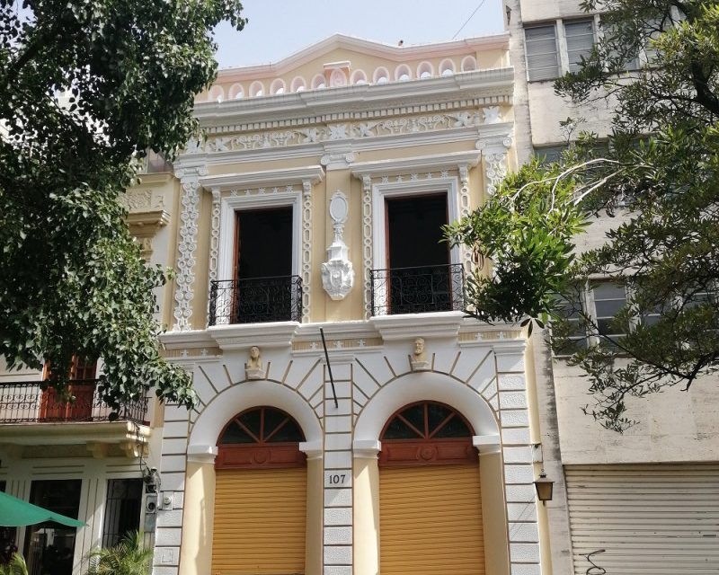 En busca de relatos históricos por el Parque Colón