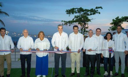 Abinader inauguró anoche el remozamiento del Malecón de SDE