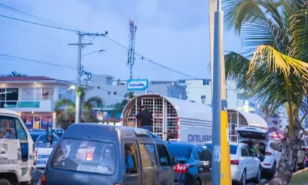 Migración interviene malecón de SDE con detención de 20 haitianos entre ellos 8 ilegales